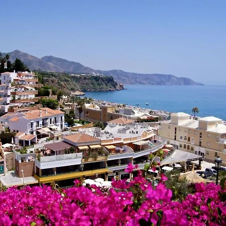 Ferienhaus Canovas - Casa Con Jardin Privado En Centro Nerja