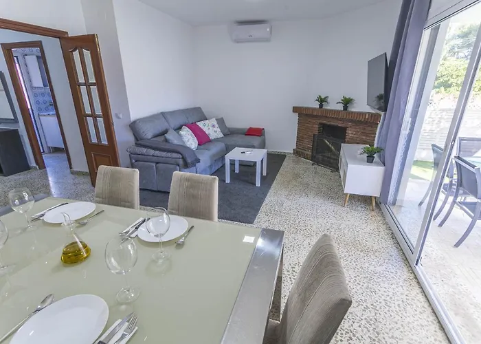 Canovas - Casa Con Jardin Privado En Centro * Nerja