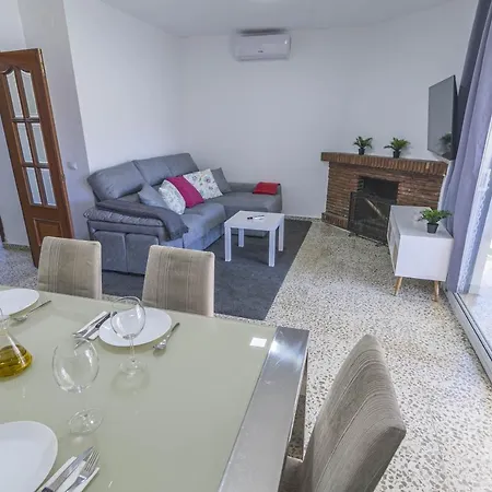 Canovas - Casa Con Jardin Privado En Centro * Nerja