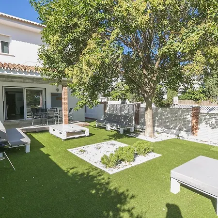 Canovas - Casa Con Jardin Privado En Centro Nyaraló