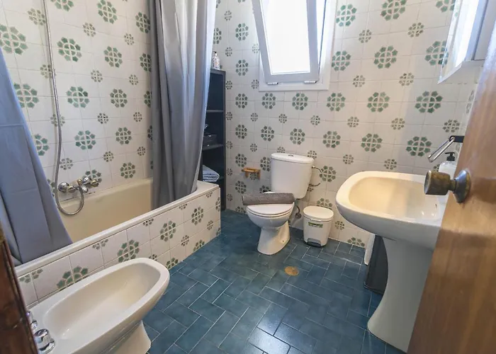 Дом отдыха Canovas - Casa Con Jardin Privado En Centro Нерха